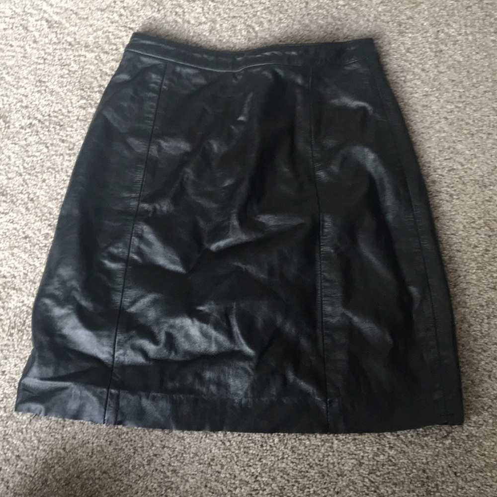 Size 8 short leather skirt